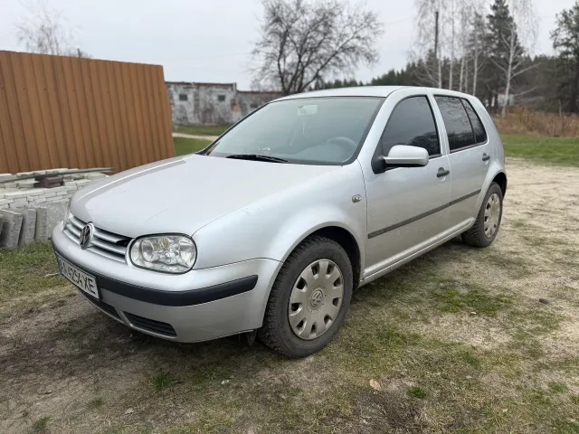 Volkswagen Golf - фото 1