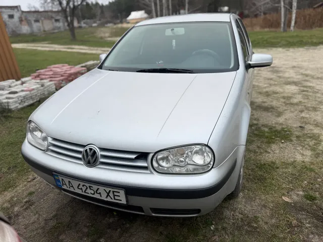 Volkswagen Golf - фото 2