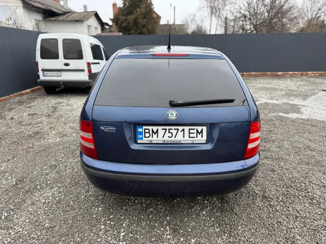 Skoda Fabia - фото 5