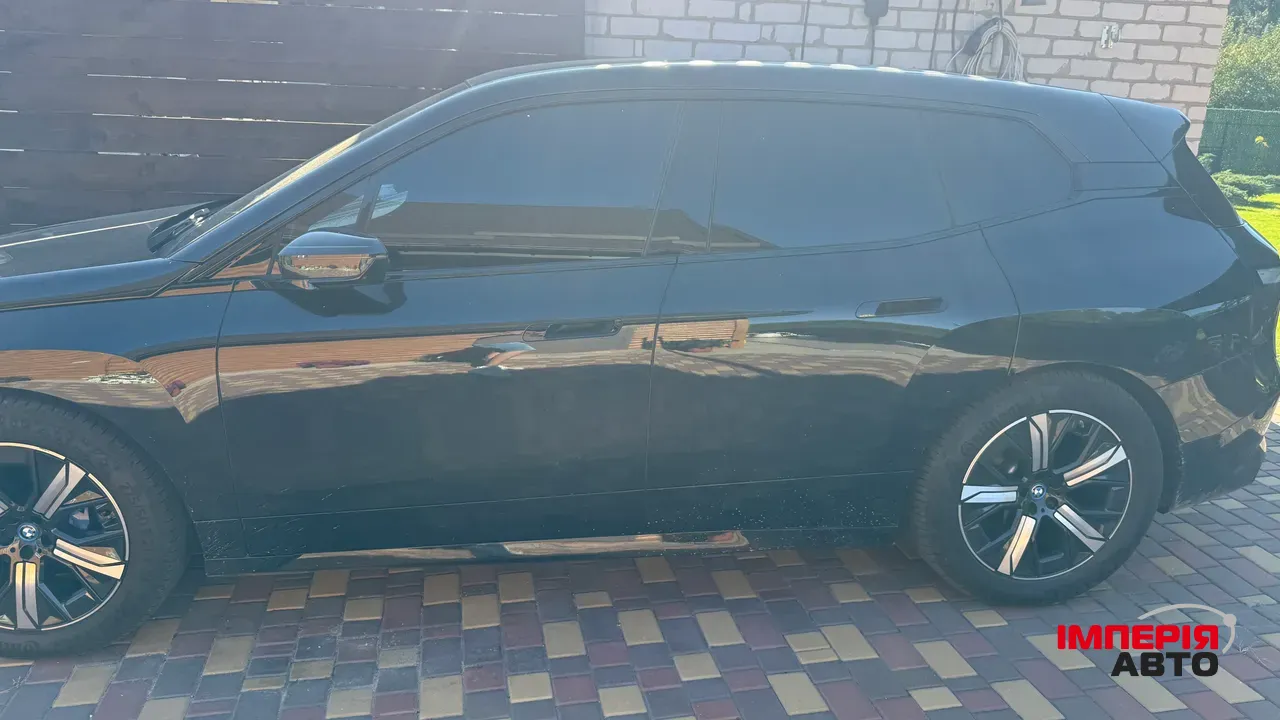 BMW iX - фото 7