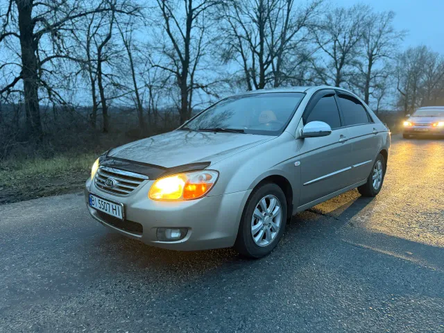 Kia Cerato - фото 1