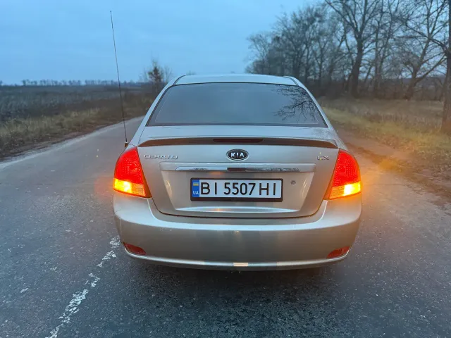 Kia Cerato - фото 5