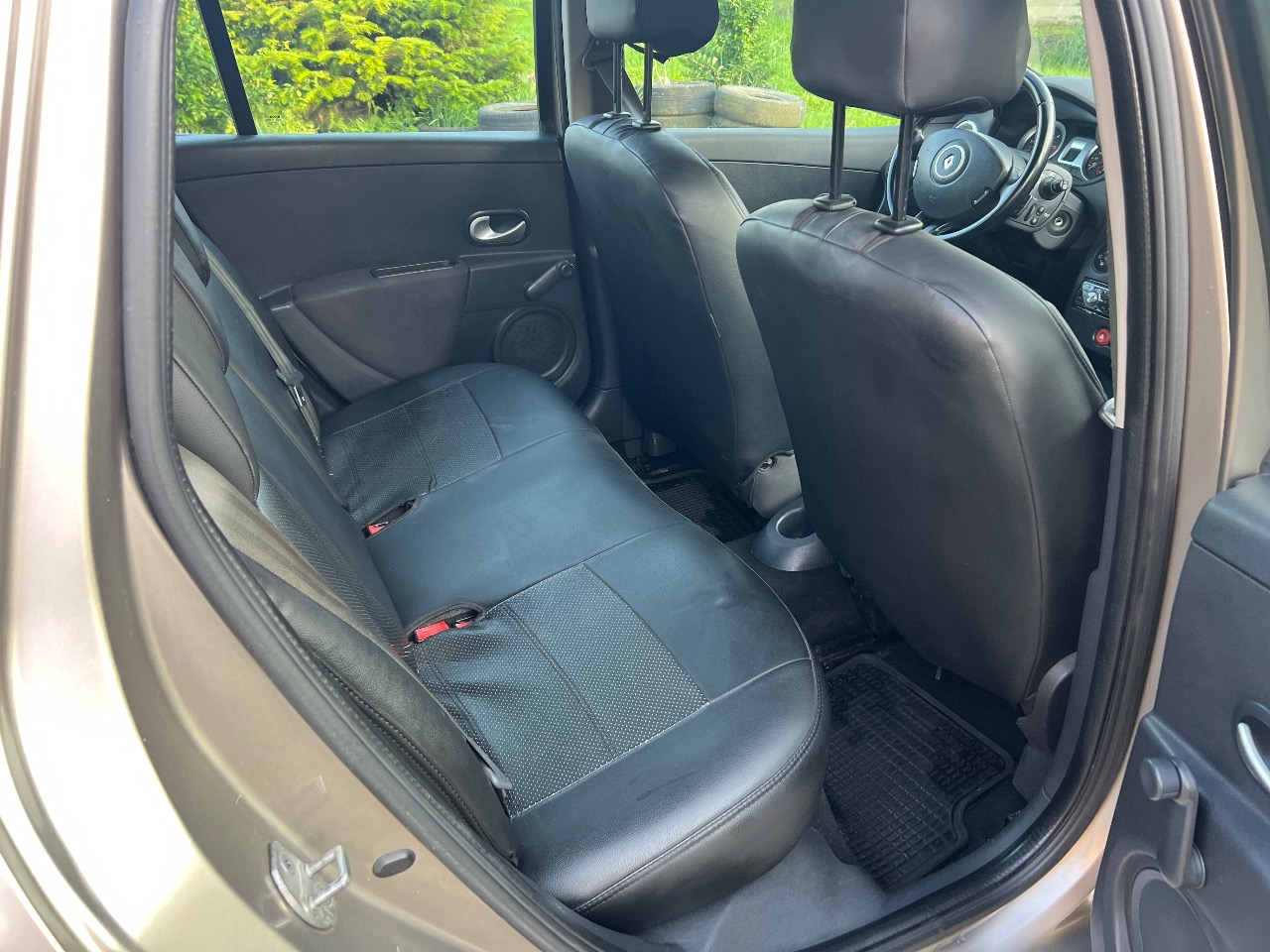 Renault Clio - фото 7