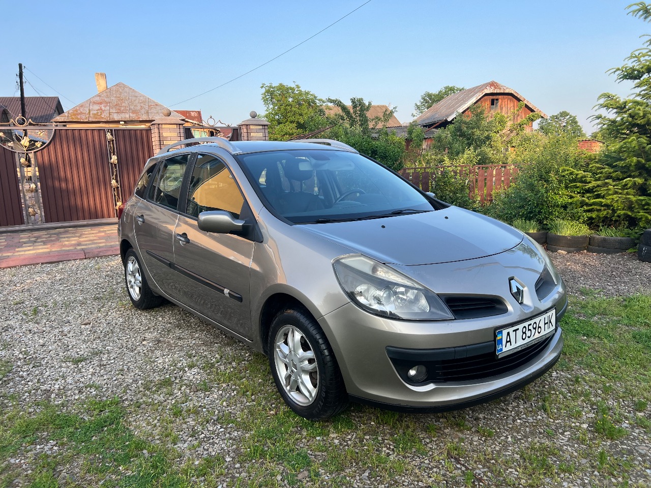 Renault Clio - фото 2