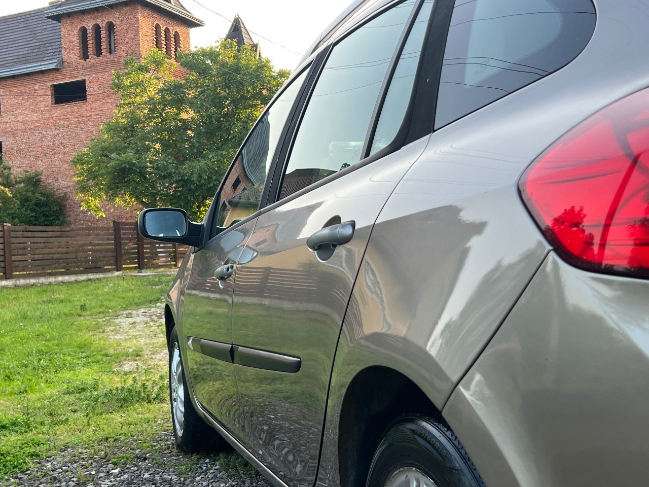 Renault Clio - фото 20