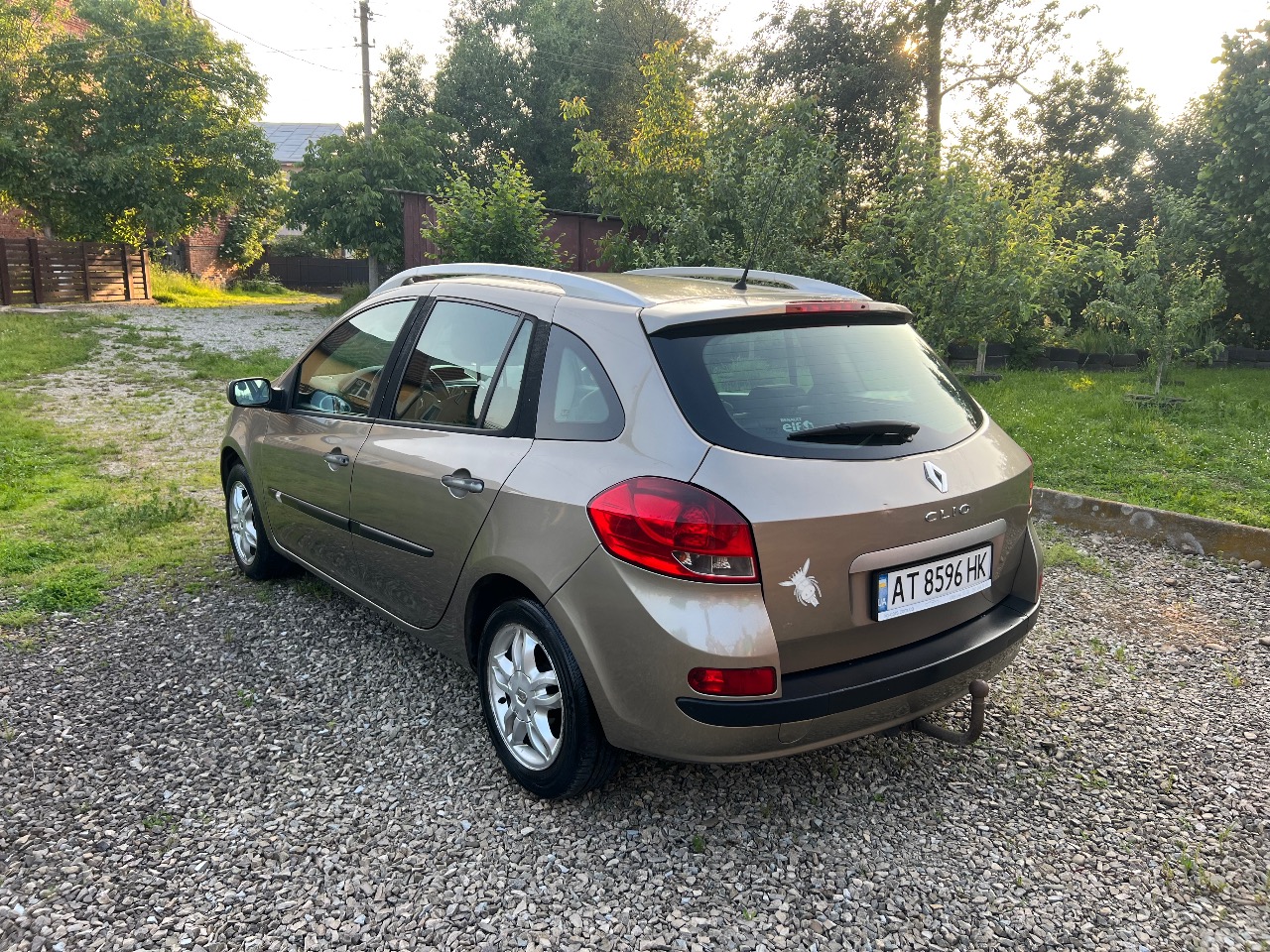 Renault Clio - фото 8