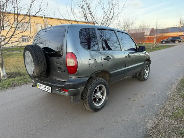 Chevrolet Niva - фото 4