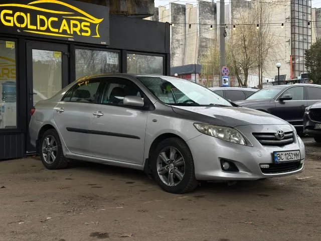 Toyota Corolla - фото 2