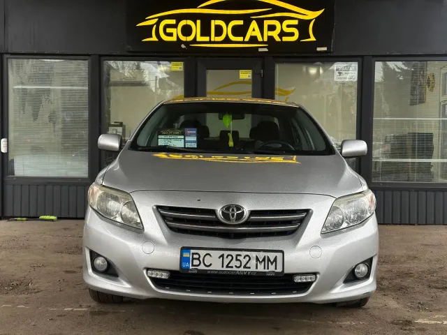 Toyota Corolla - фото 1