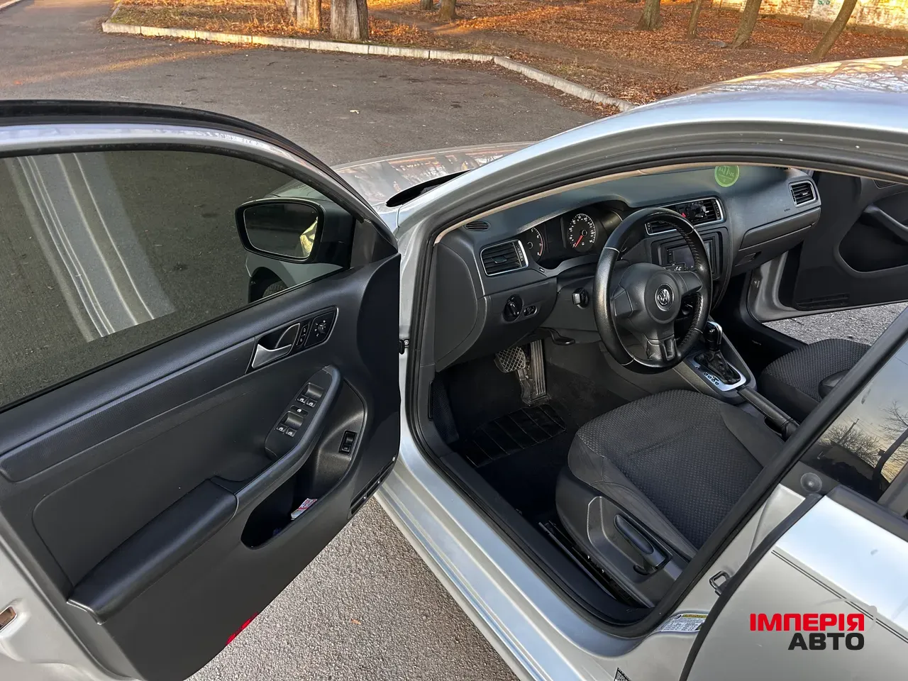 Volkswagen Jetta - фото 6