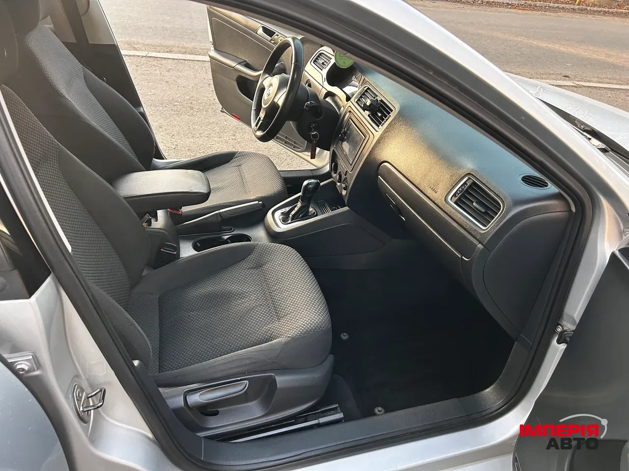 Volkswagen Jetta - фото 5