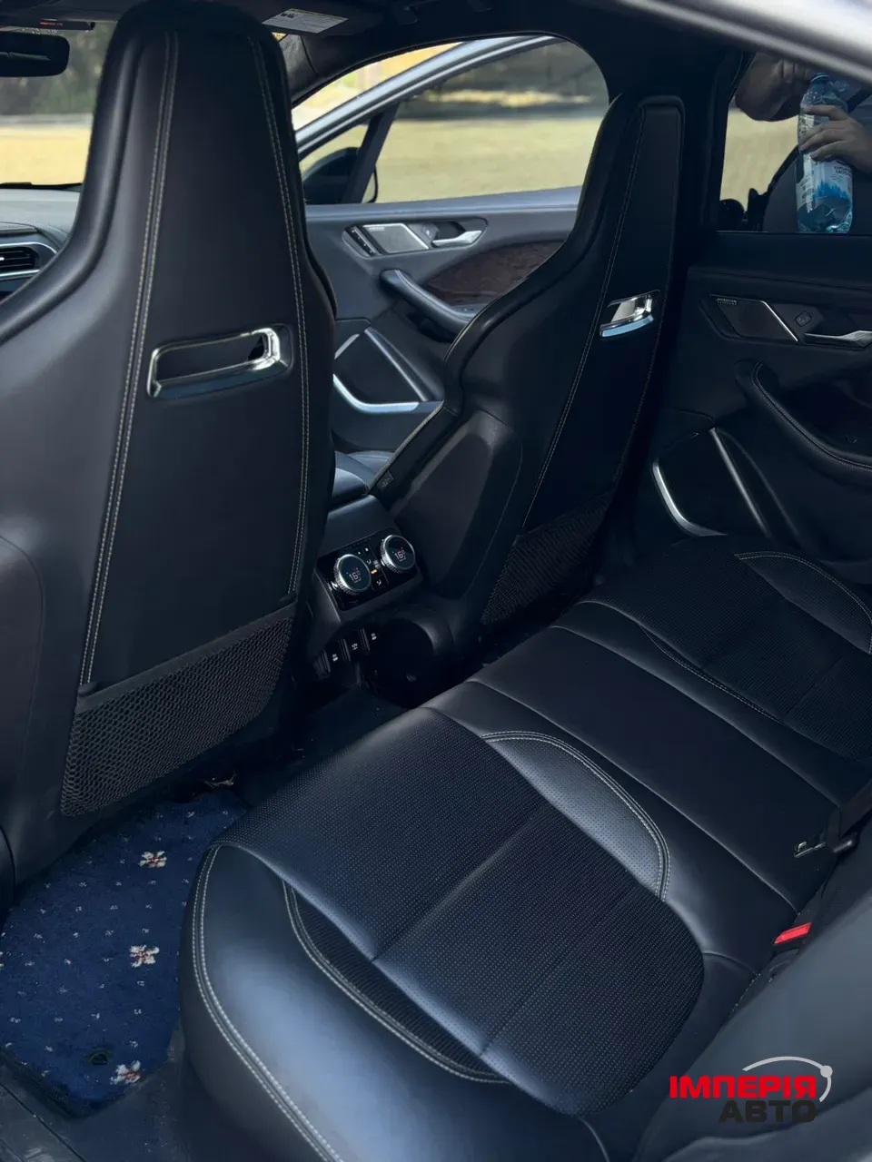 Jaguar I-Pace - фото 25