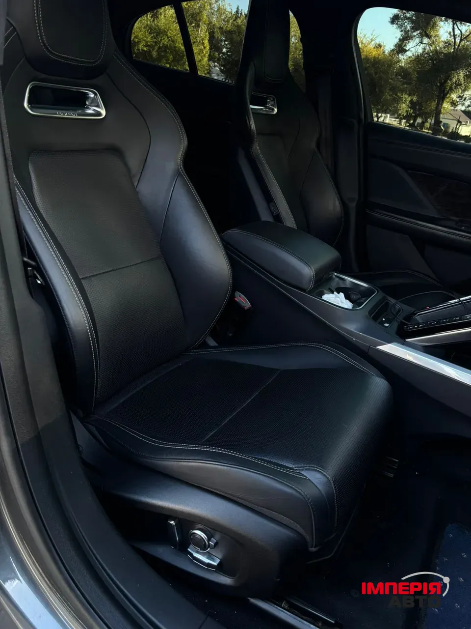 Jaguar I-Pace - фото 30