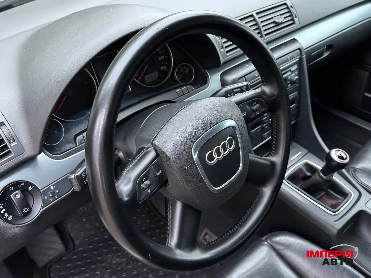 Audi A4 - фото 19