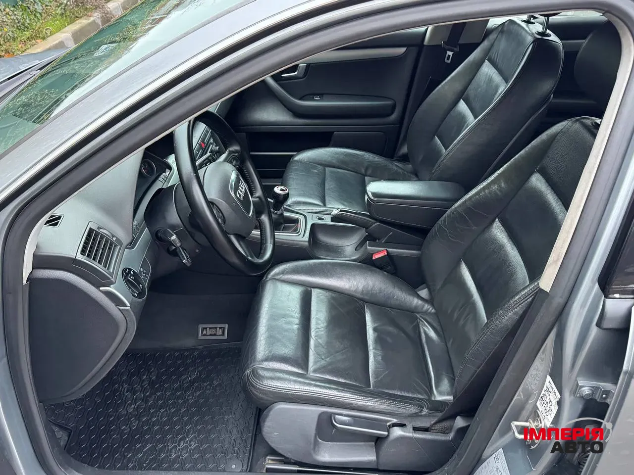 Audi A4 - фото 17