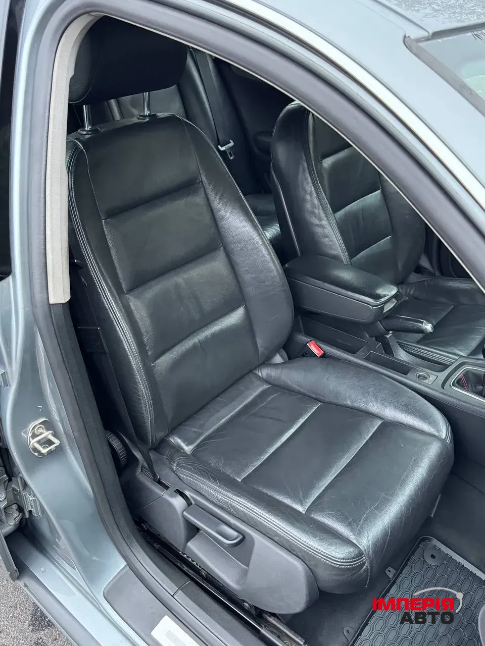 Audi A4 - фото 30