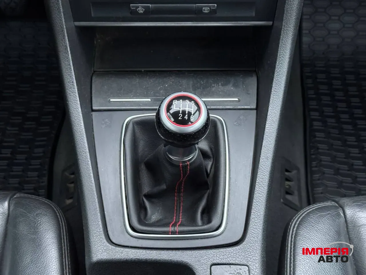 Audi A4 - фото 27