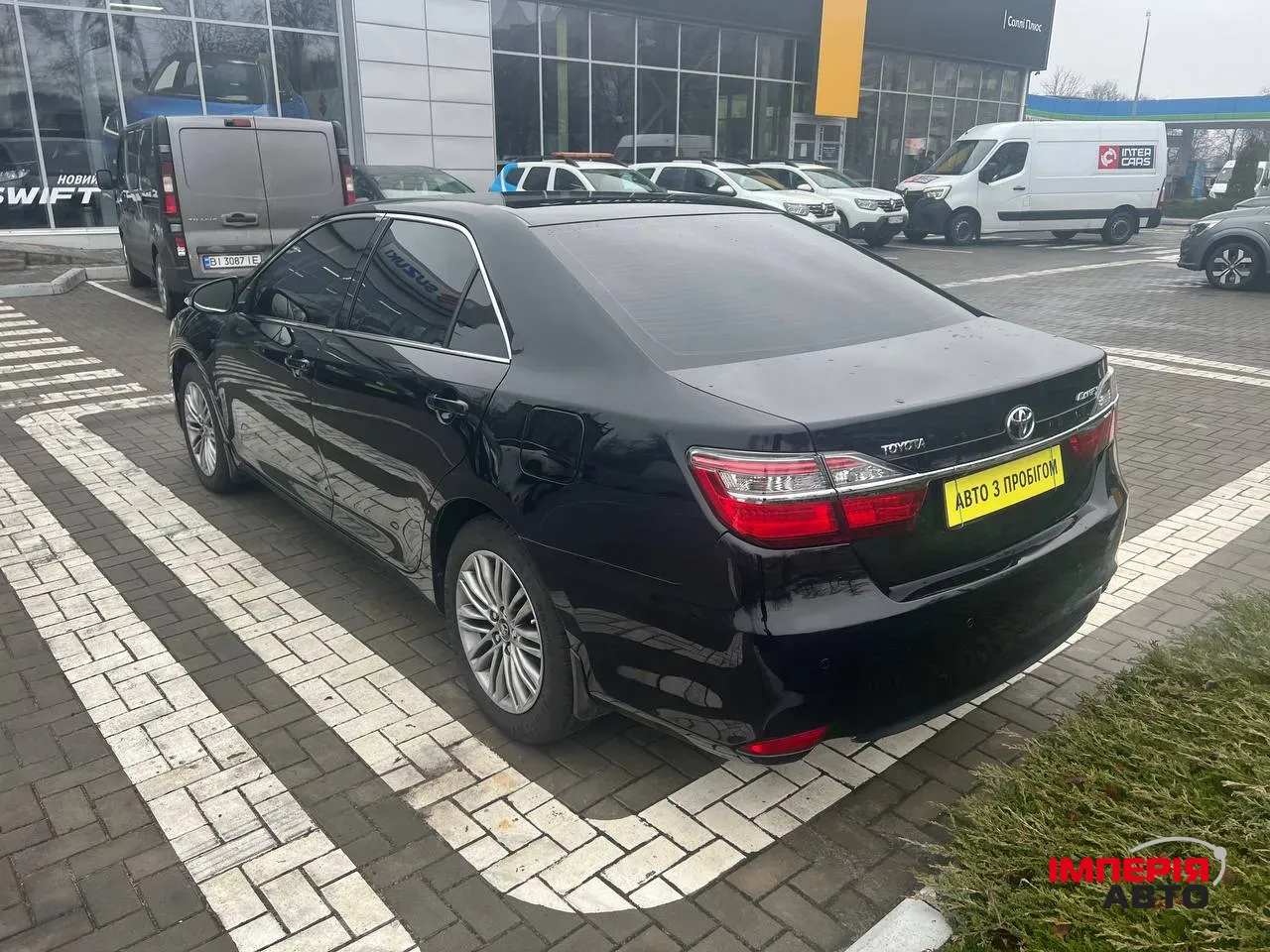 Toyota Camry - фото 2