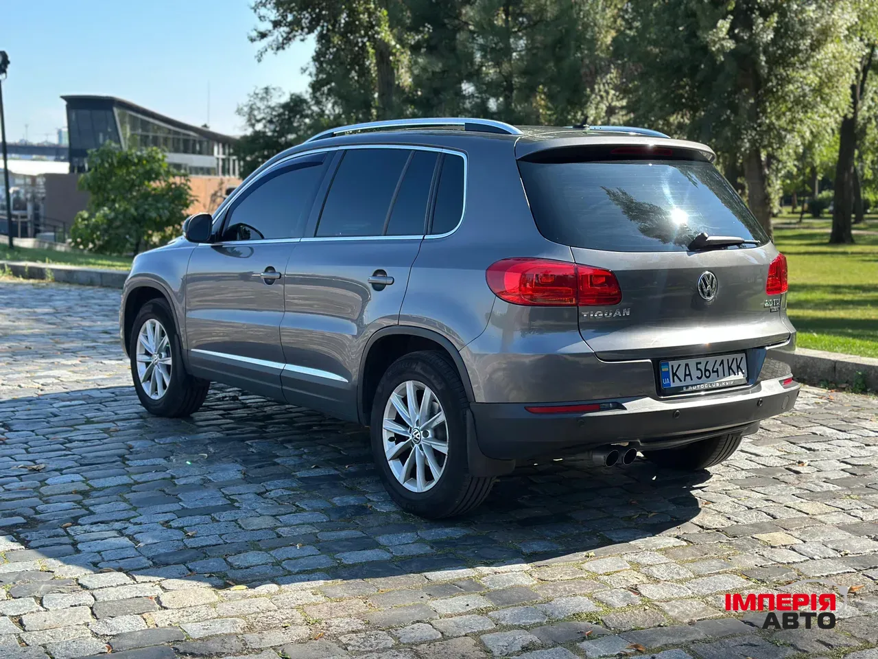Volkswagen Tiguan - фото 12