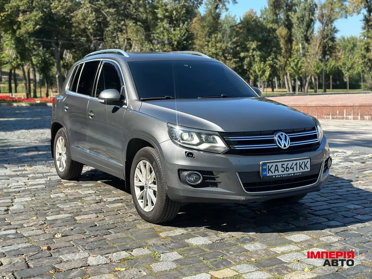 Volkswagen Tiguan - фото 2
