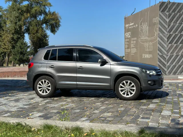 Volkswagen Tiguan - фото 4