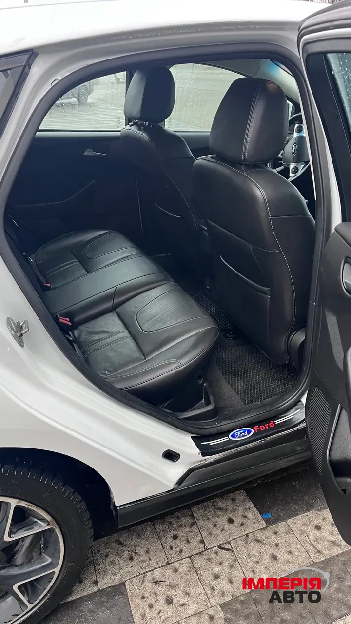 Ford Focus - фото 6