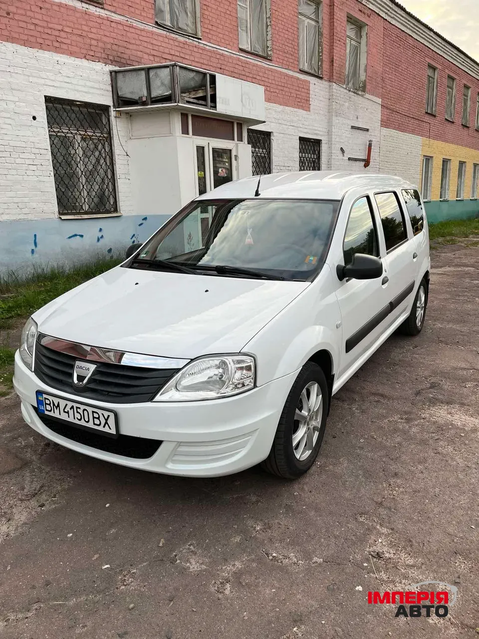 Dacia Logan - фото 1