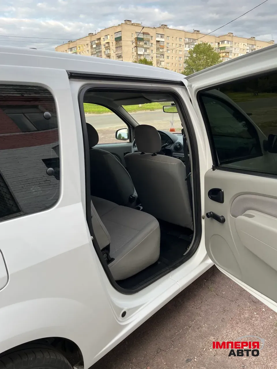 Dacia Logan - фото 8