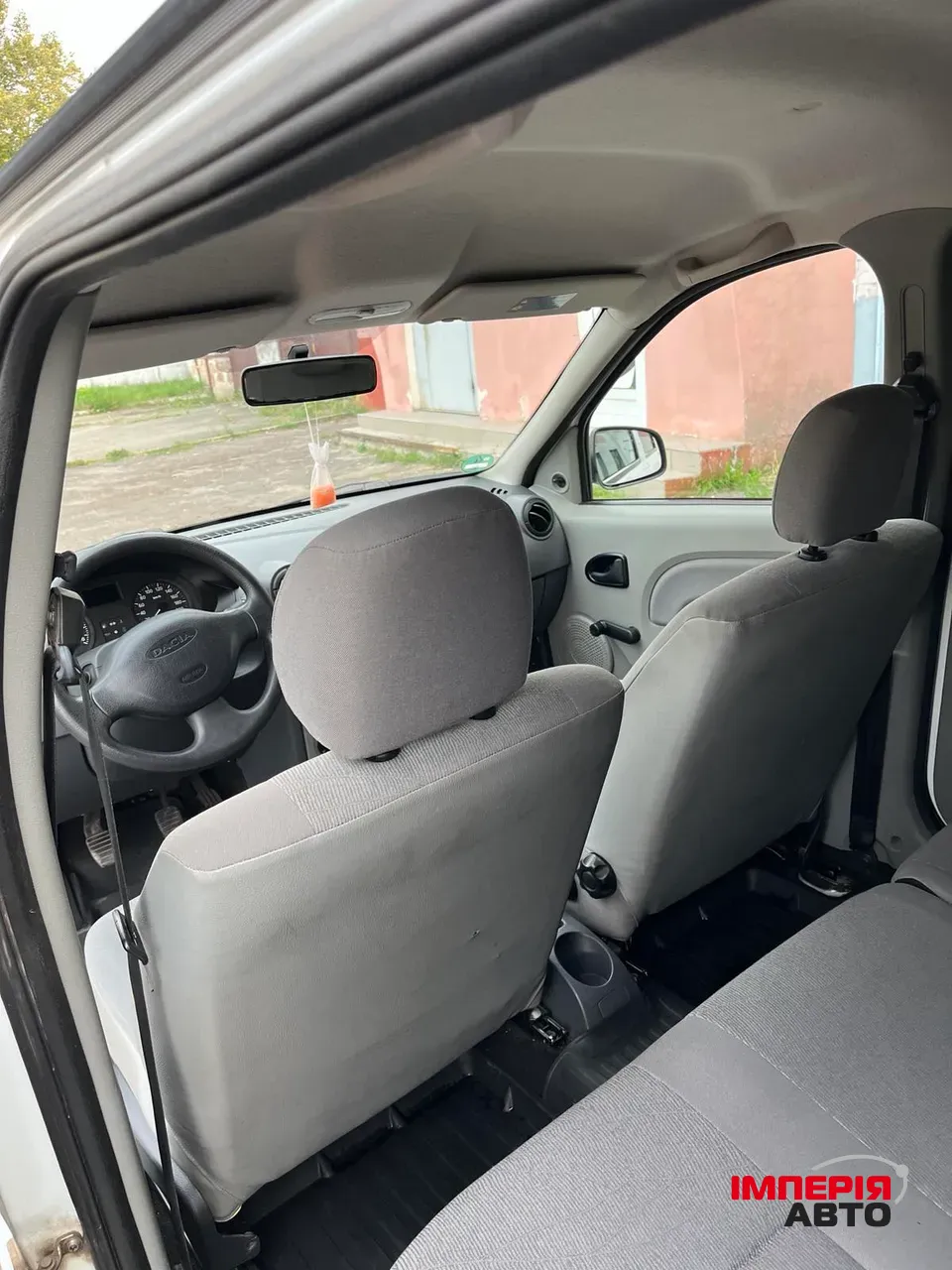 Dacia Logan - фото 6