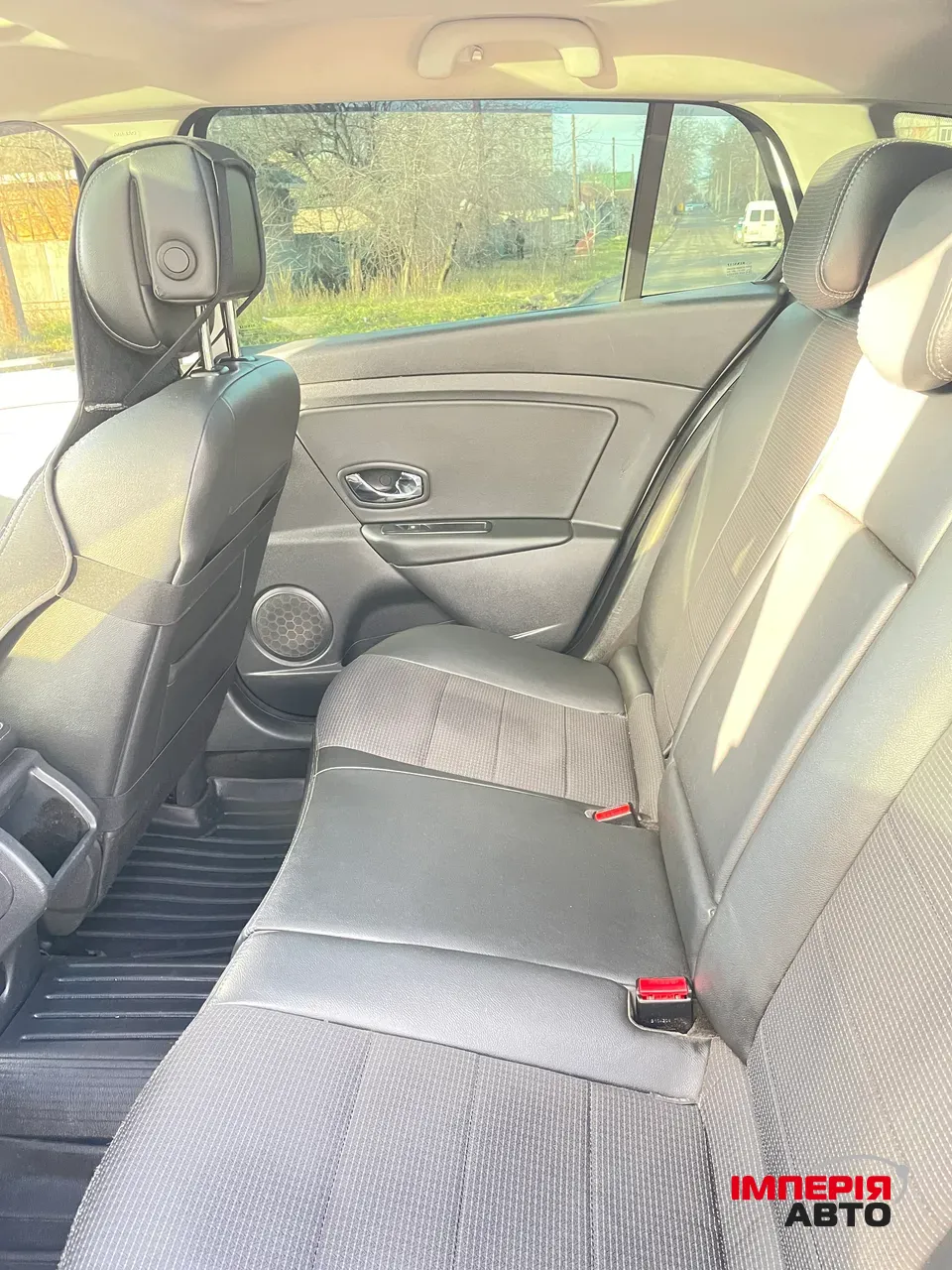 Renault Megane - фото 8