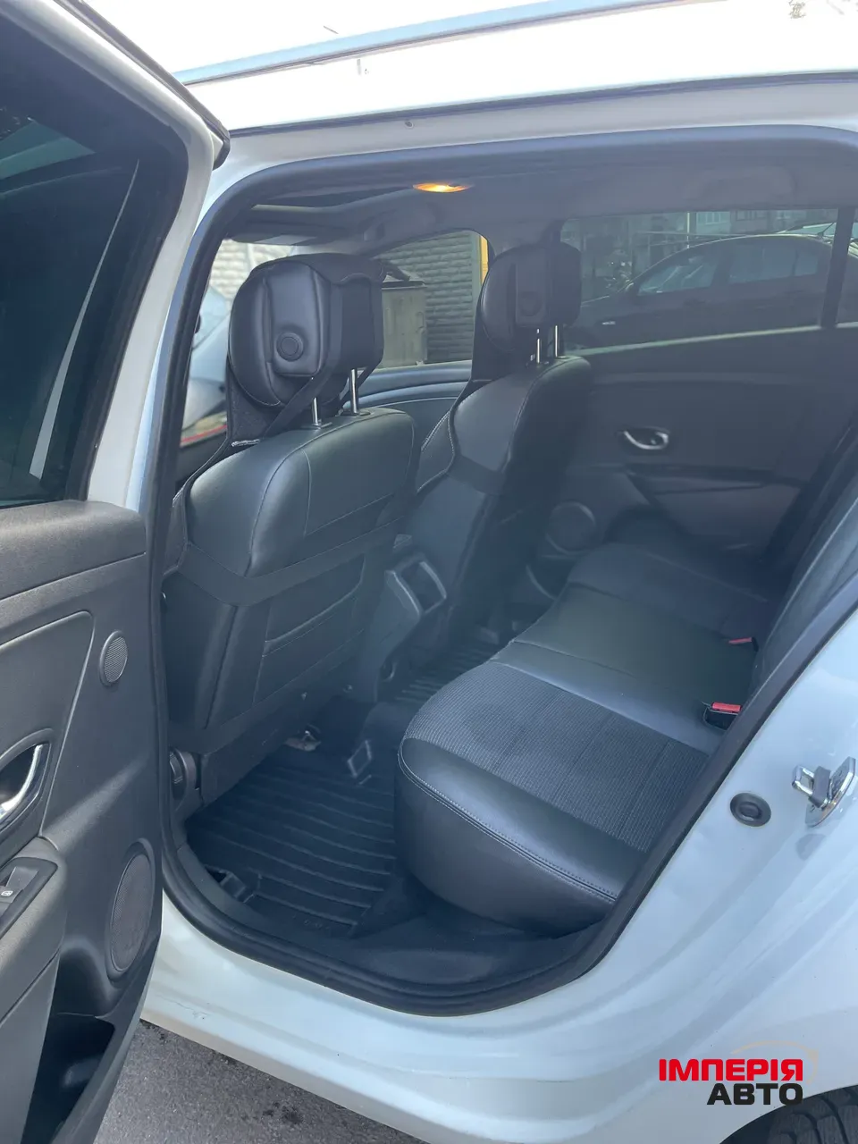 Renault Megane - фото 13