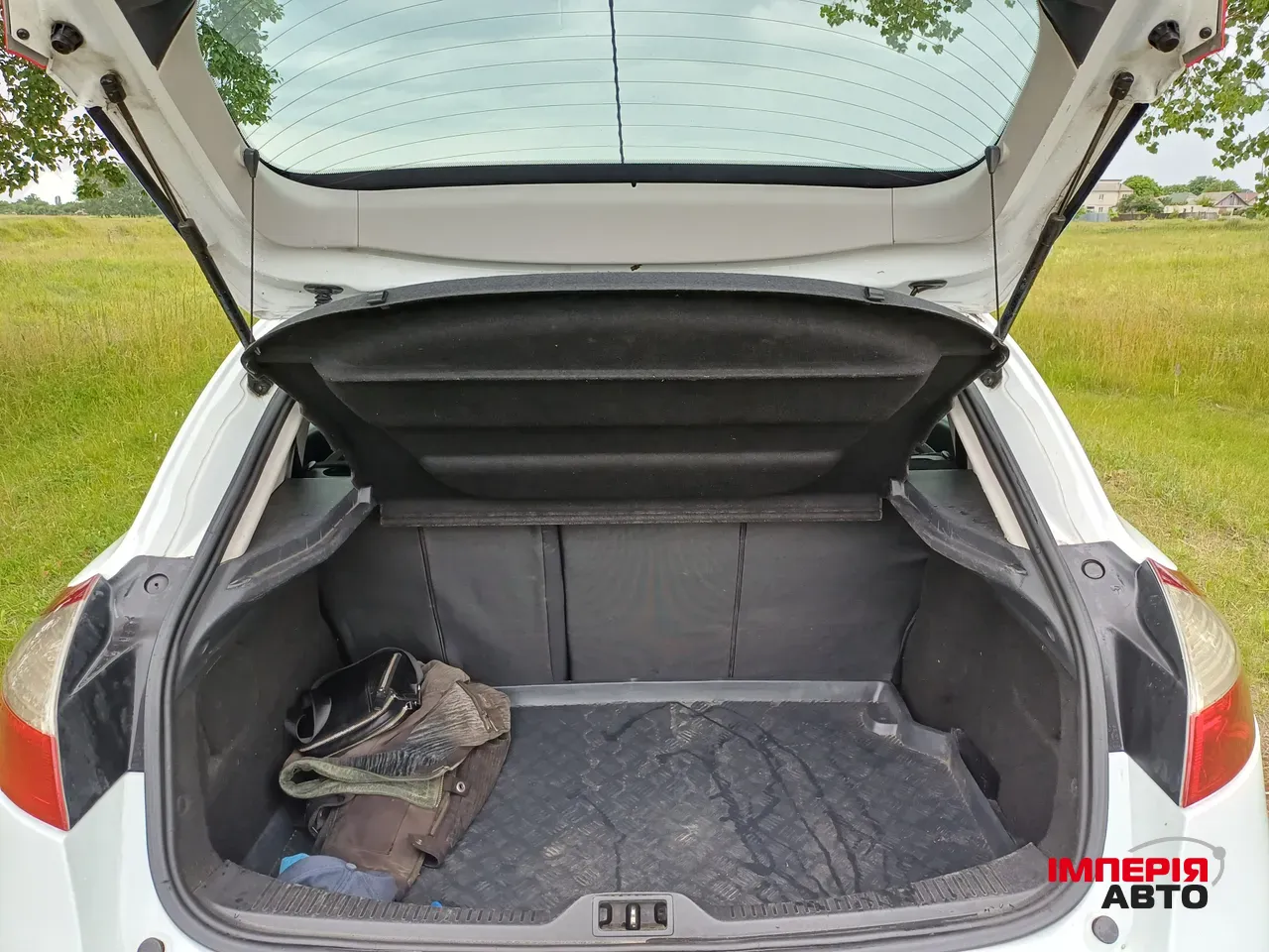 Renault Megane - фото 9