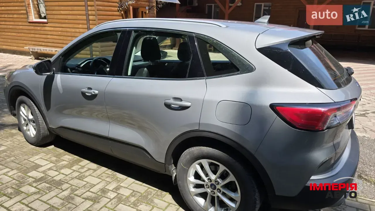 Ford Kuga - фото 6