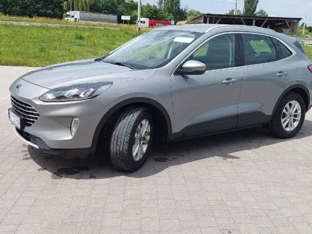 Ford Kuga - фото 1