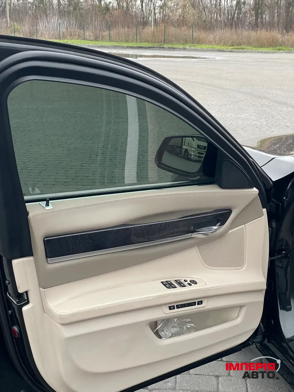 BMW 7 серії - фото 12