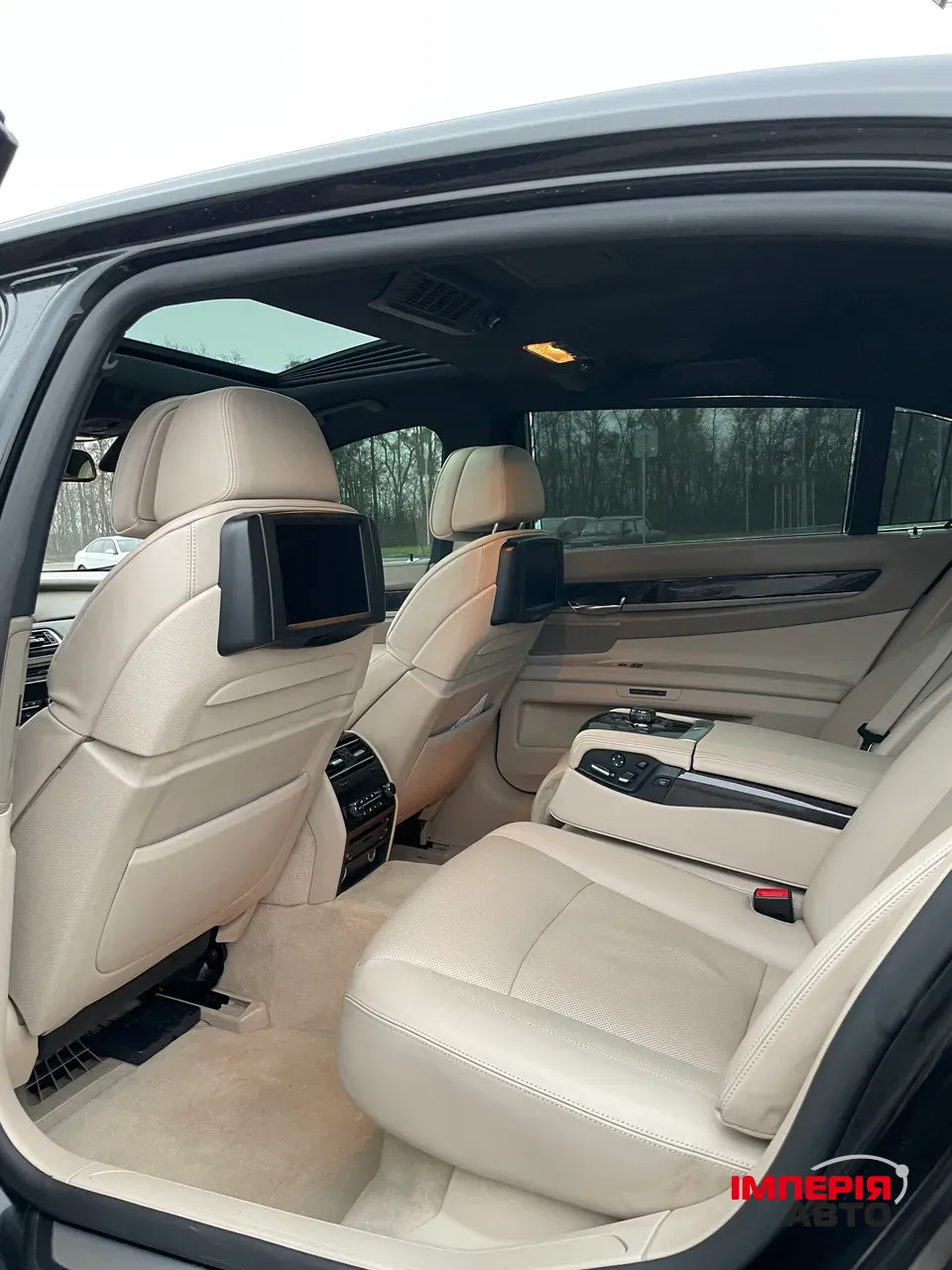 BMW 7 серії - фото 21