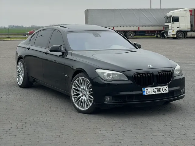 BMW 7 серії - фото 1