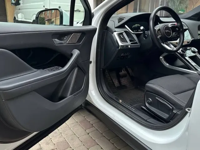 Jaguar I-Pace - фото 3