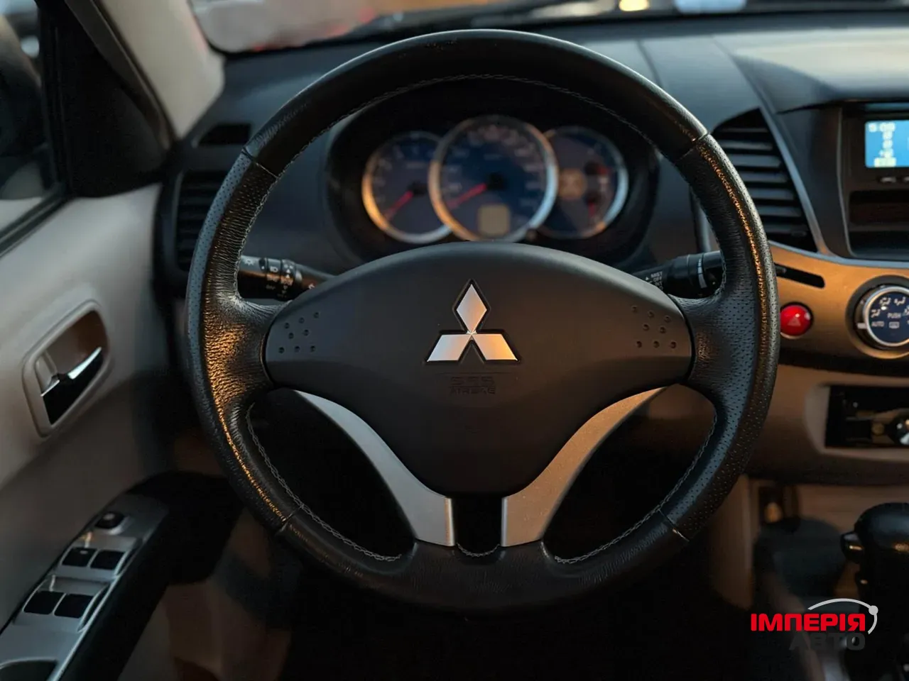 Mitsubishi L200 - фото 26