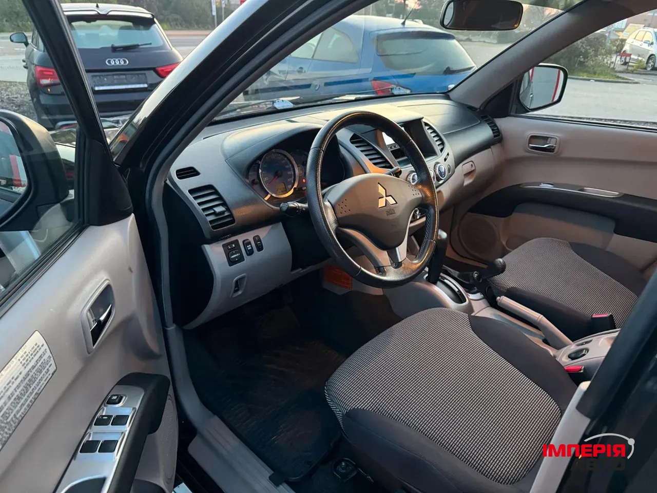 Mitsubishi L200 - фото 12