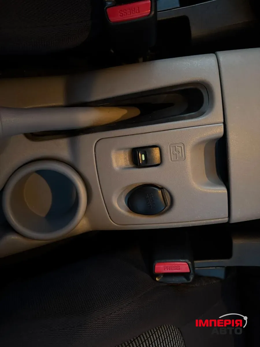 Mitsubishi L200 - фото 20