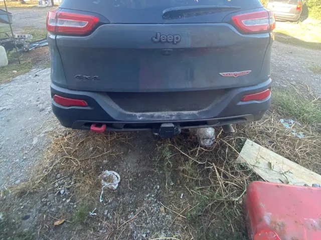 Jeep Cherokee - фото 2