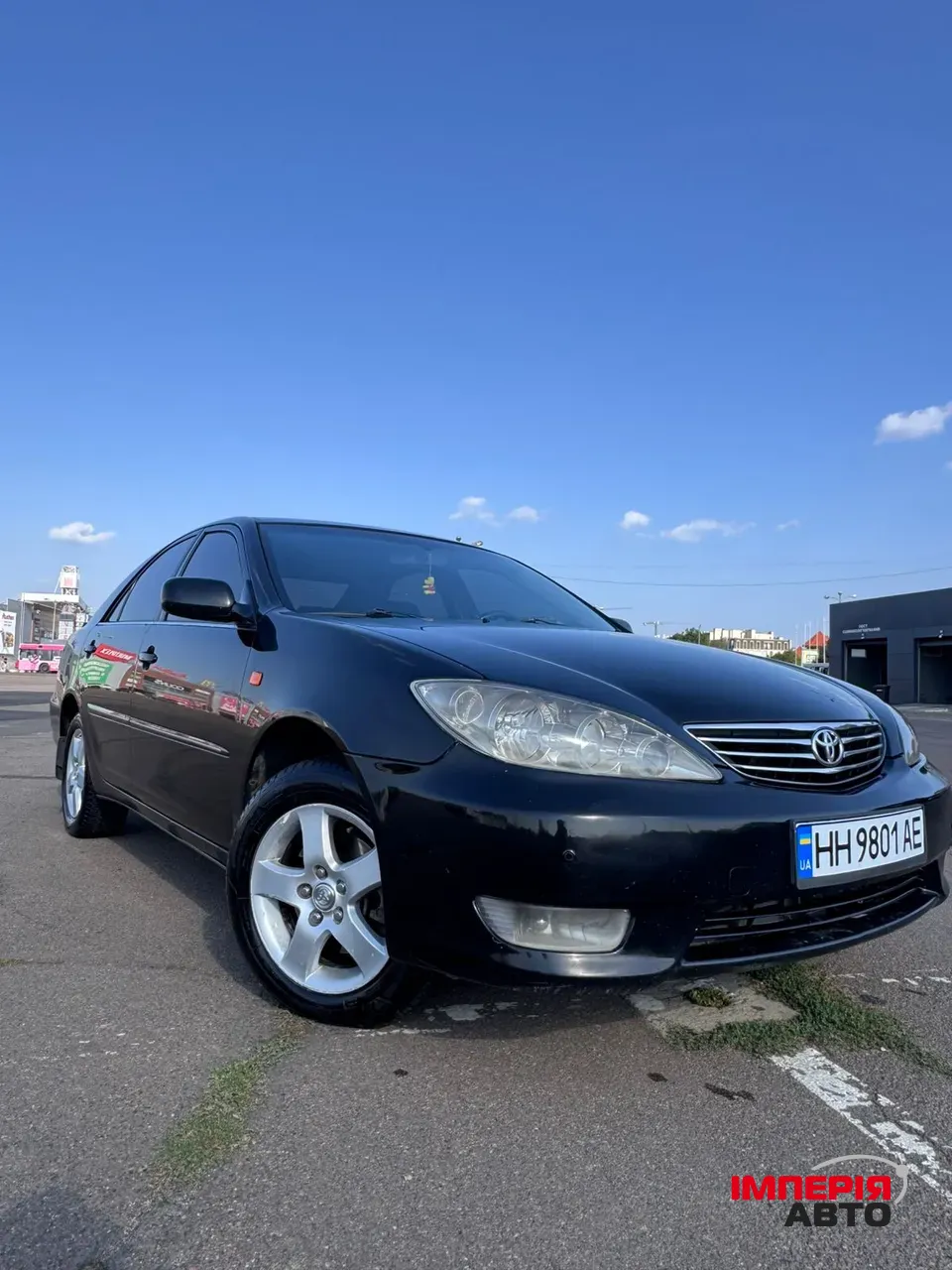 Toyota Camry - фото 1