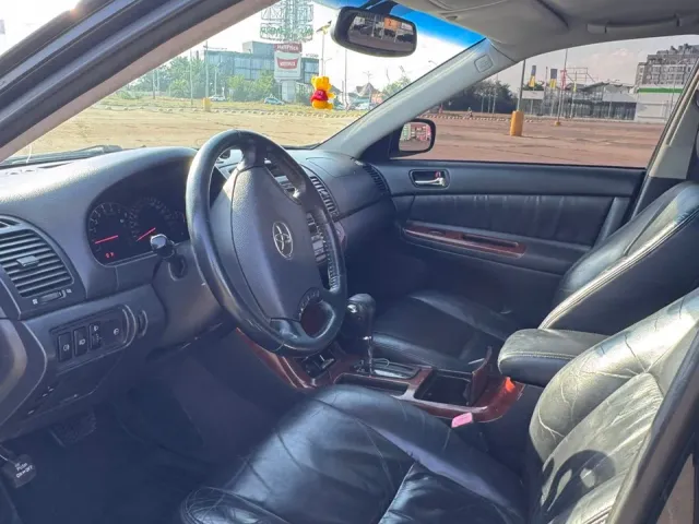 Toyota Camry - фото 3