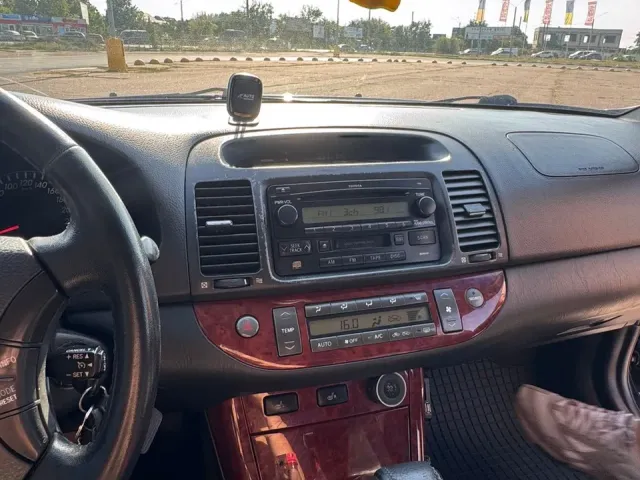 Toyota Camry - фото 4