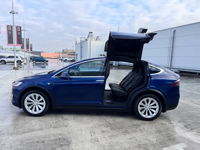 Tesla Model X - фото 5