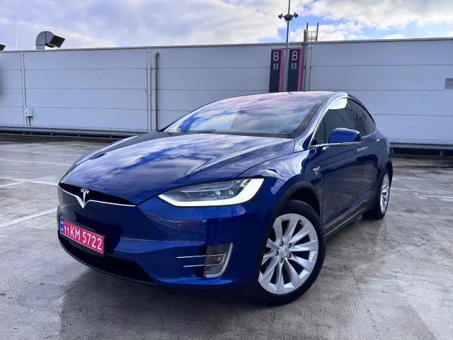 Tesla Model X - фото 2