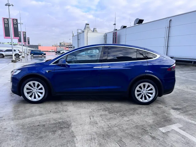 Tesla Model X - фото 4