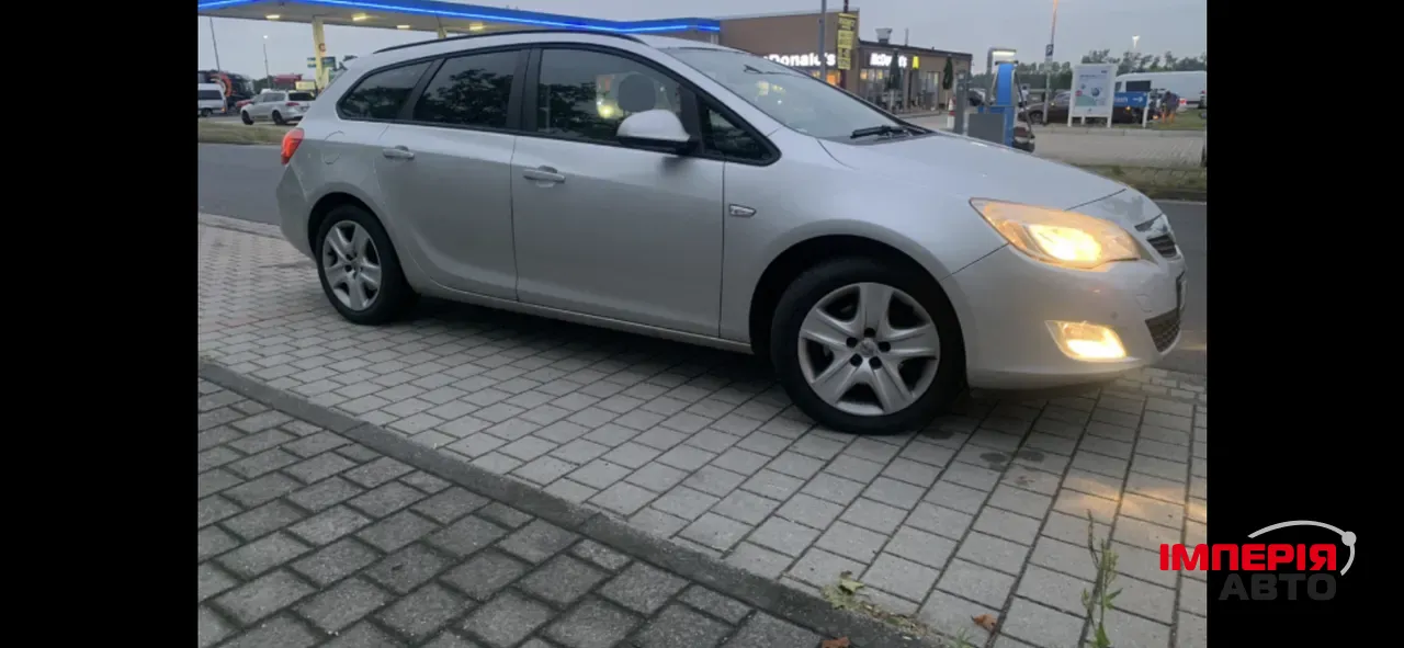 Opel Astra - фото 2