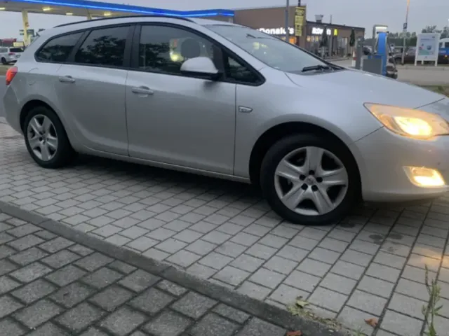 Opel Astra - фото 2